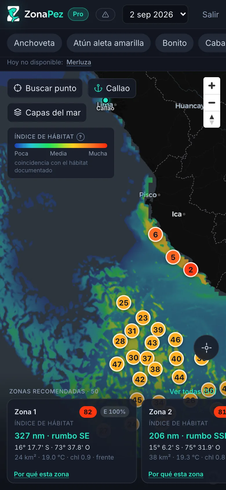 Mapa real de ZonaPez en un celular: heatmap del índice de hábitat con zonas recomendadas numeradas frente a la costa peruana